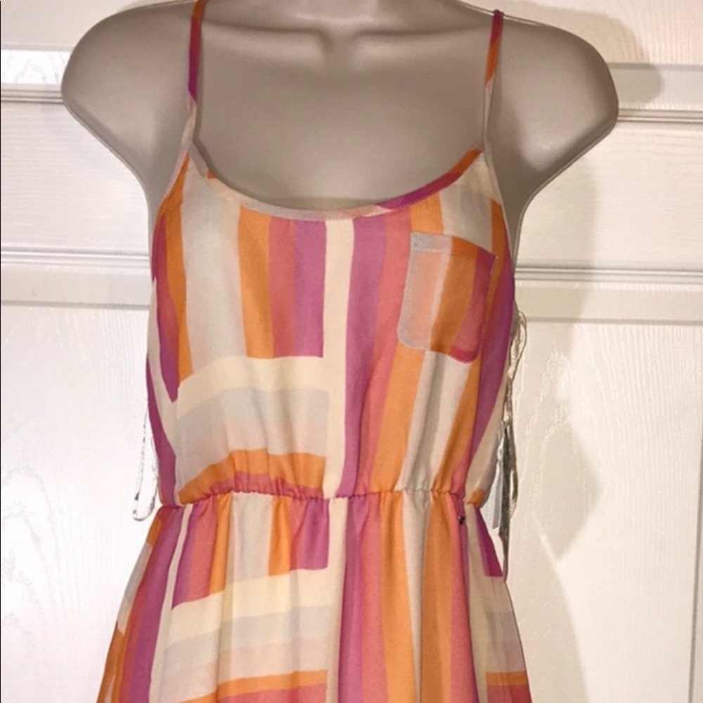 Beautiful ROXY dress.  Adjustable straps